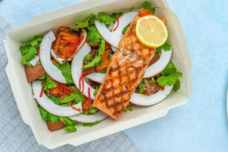 The Lunch Formula That Hits 30g of Protein Without Thinking About It